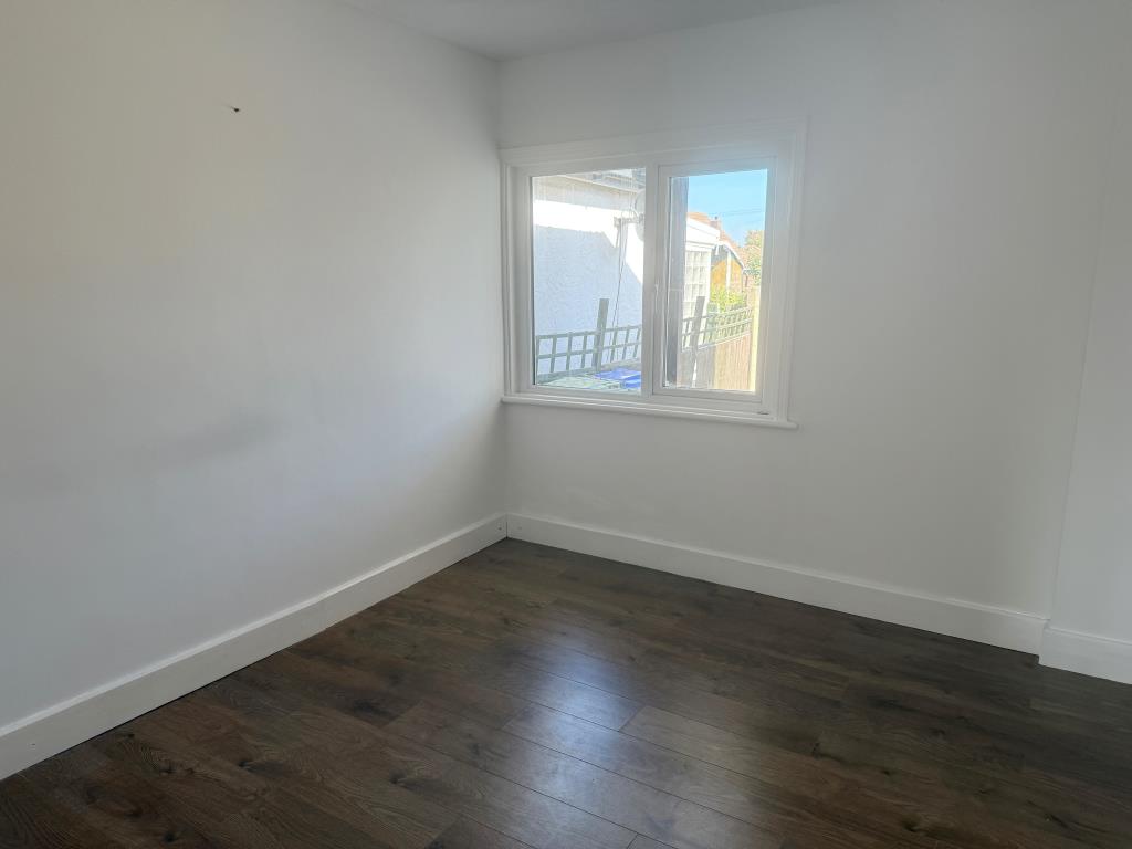 Lot: 150 - DETACHED BUNGALOW FOR INVESTMENT - Bedroom 2 with window overlooking rear garden